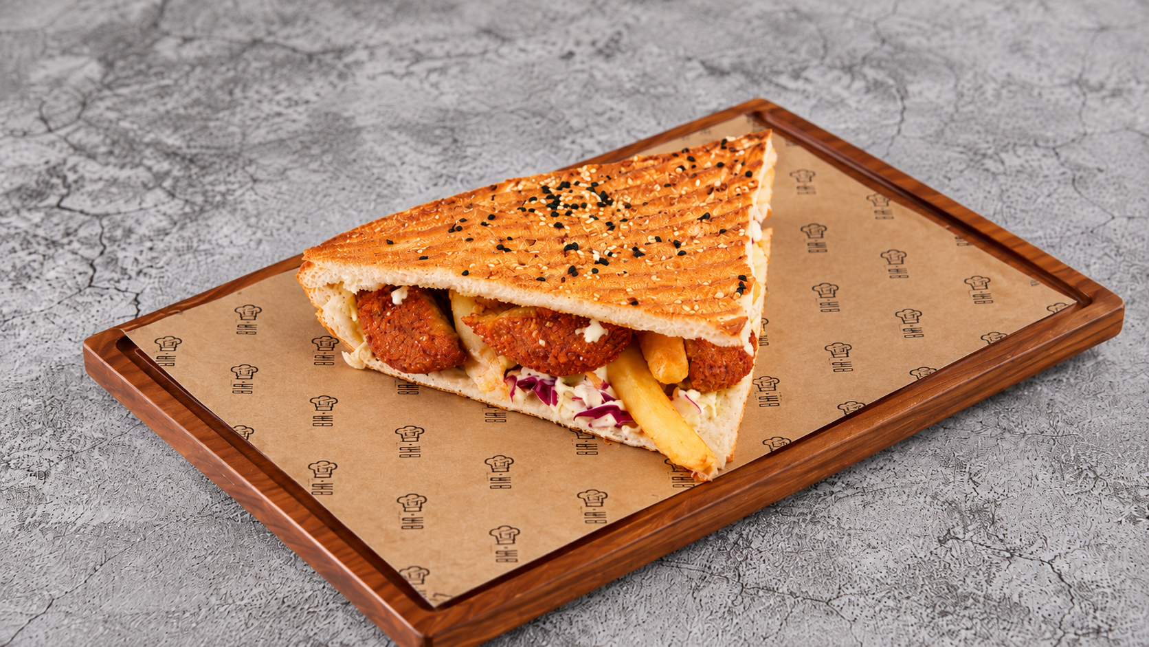 BİR-İKİ Alman Şaurması Çörəkdə (Falafel)